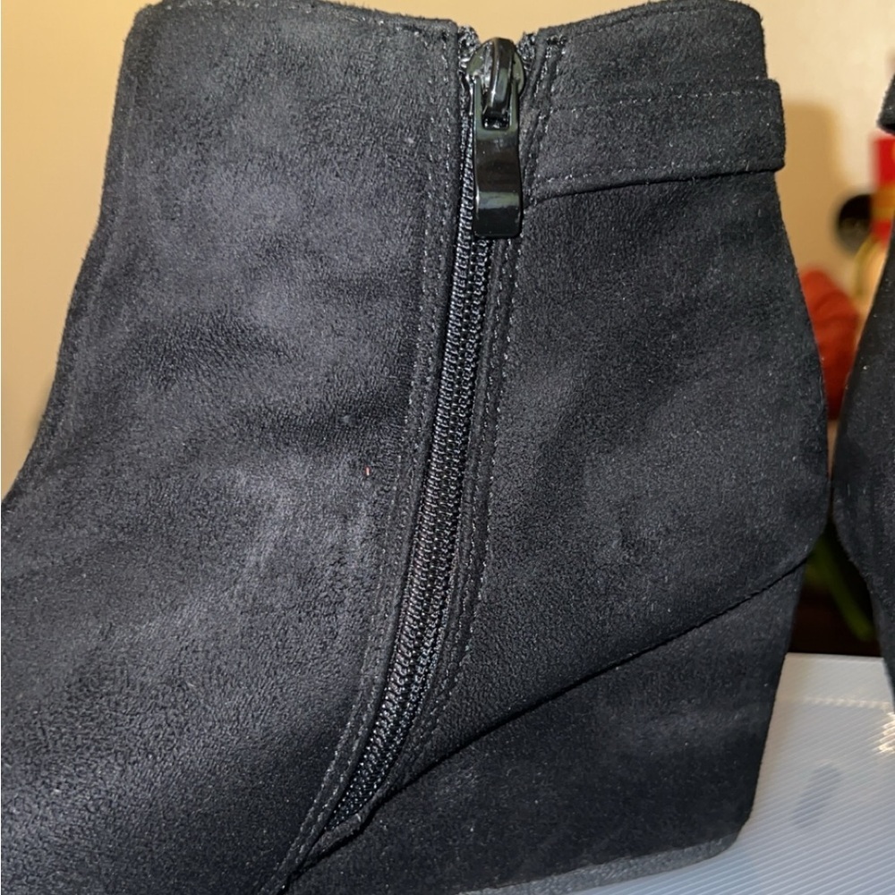 Women's Black Ankle Booties Low Wedge Heels Boot - Picture 6 of 10